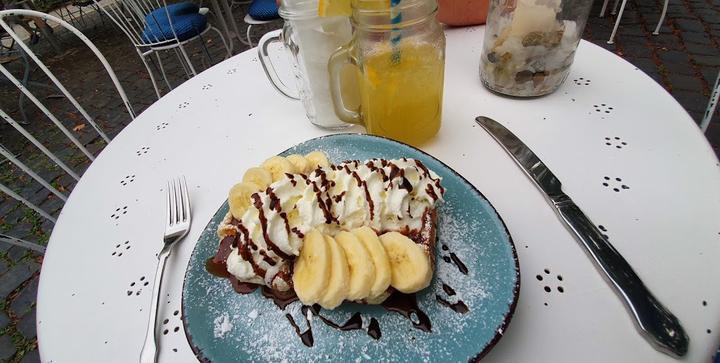 Lily's Waffel Bar & Café